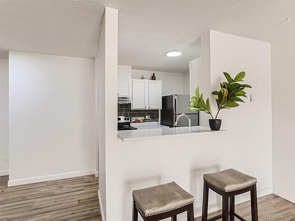 4th image of 2281 S Vaughn Way #214A