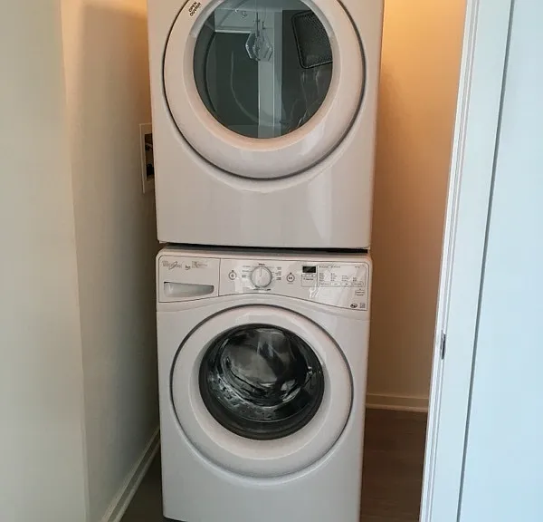 Laguna Apartments — Photo 18
