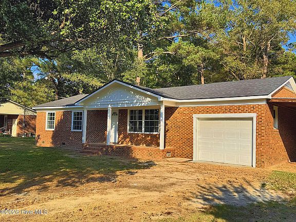 3rd image of 1521 Greenacres Road