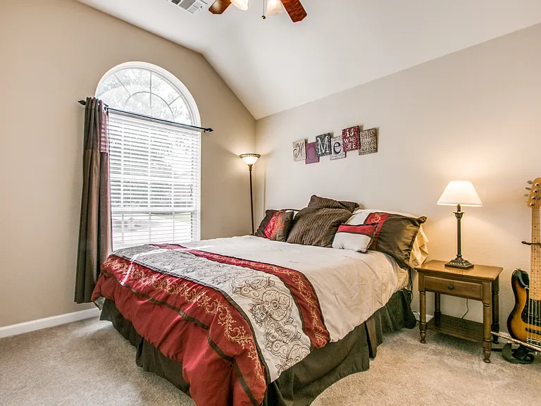 2509 Caprock Cv — Photo 13
