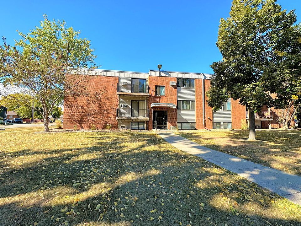 1st image of 222 S Greenwood St #10913477