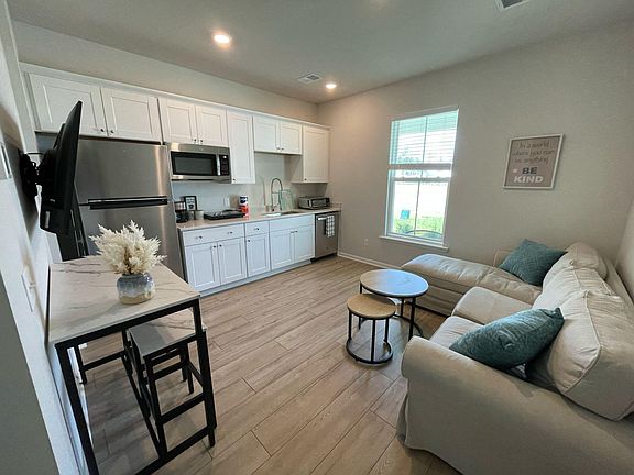 2nd image of 1099 Arrowwood Way