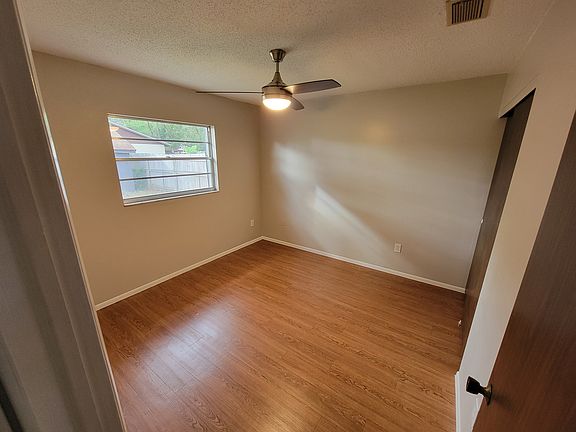 5th image of 8018 N Newport Ave