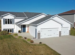 4908 Autumblaze Way, Bismarck, ND 58503