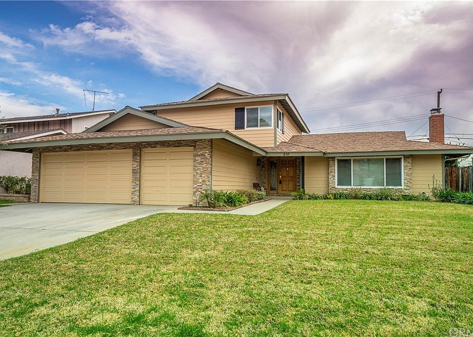 1st image of 210 Carbonia Ave