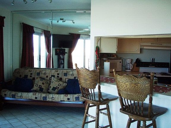 3rd image of 2000 Gulf Blvd #204