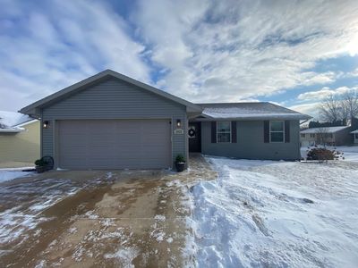 2023 Golden Eagle Dr, Dubuque, IA, 52001