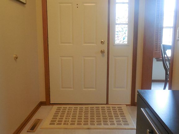 5th image of 105 Village Dr N