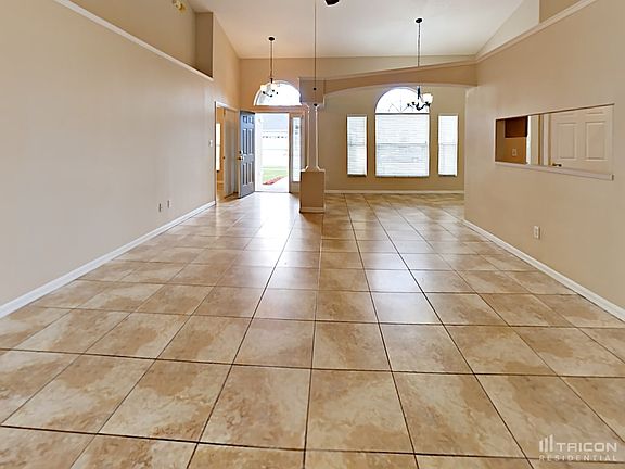3rd image of 4117 Maplegrove Dr