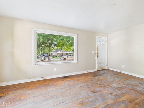 3rd image of 2608 E 7th St
