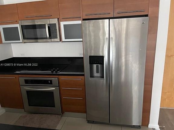 5th image of 253 NE 2nd St APT 2210