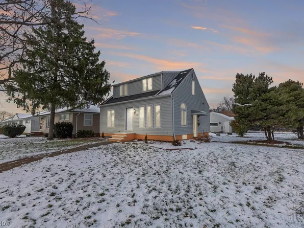 19102 Homeway Rd, Cleveland, OH 44135
