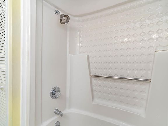 5th image of 627 N Waccamaw Dr. #304