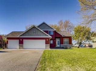 5645 157th St N, Hugo, MN 55038