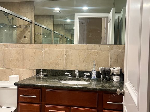 5th image of 23714 Michigan Ave APT D