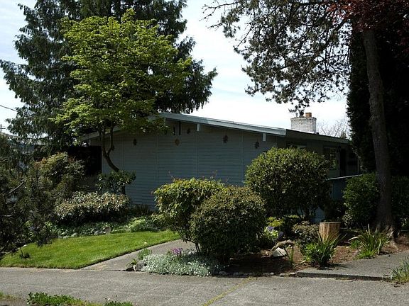 2nd image of 7505 Latona Ave NE