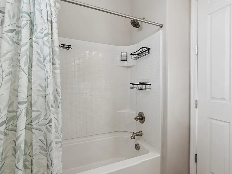 10904 W Harrison St — Photo 5