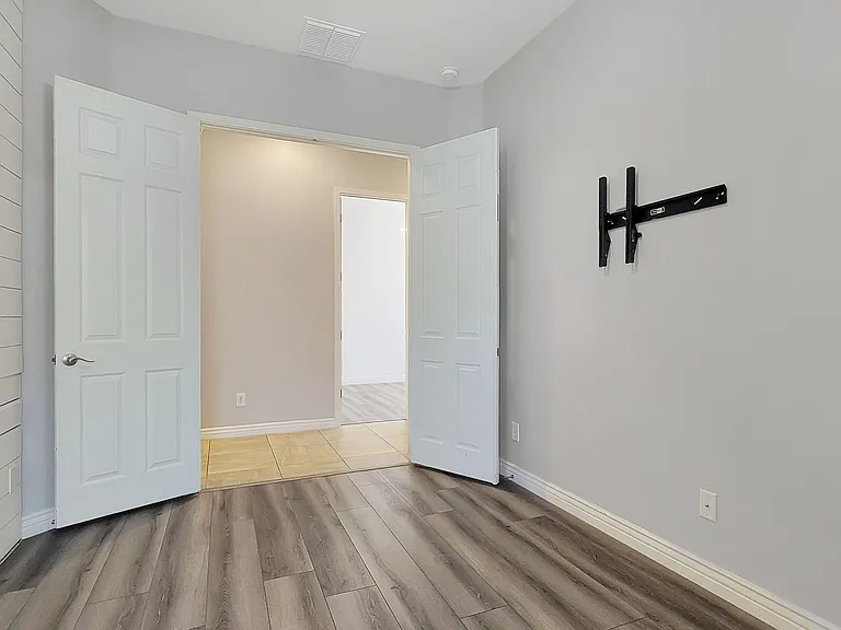 18617 W Williams St — Photo 23