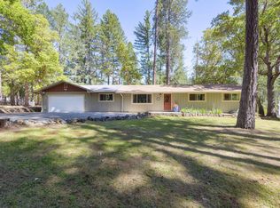 1740 Queens Branch Rd, Rogue River, OR 97537