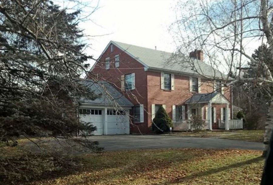 2nd image of 616 Prospect St
