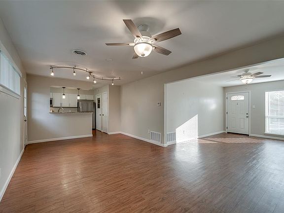 5th image of 905 Jerry Ln