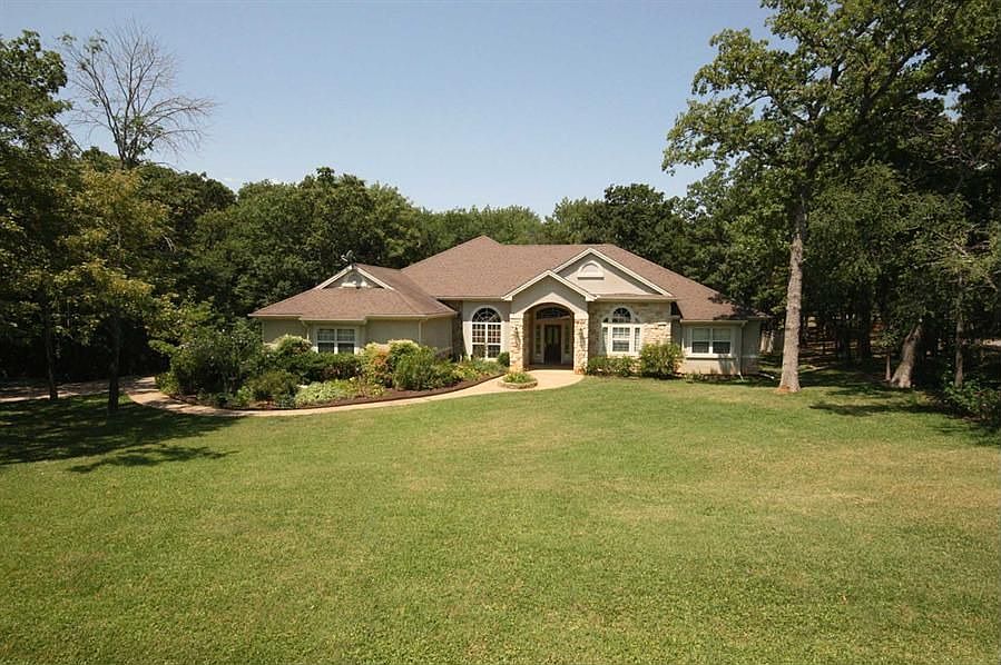 1st image of 820 Oak View Dr