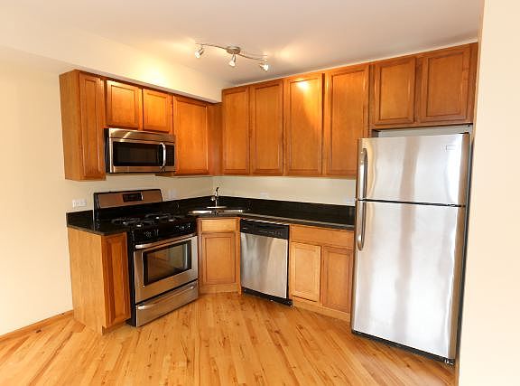 2nd image of 1118 E Hyde Park Blvd #S-g