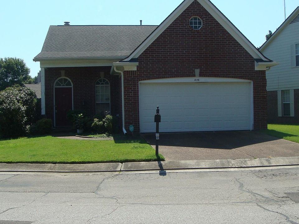 2nd image of 898 Abbey Grove Ln