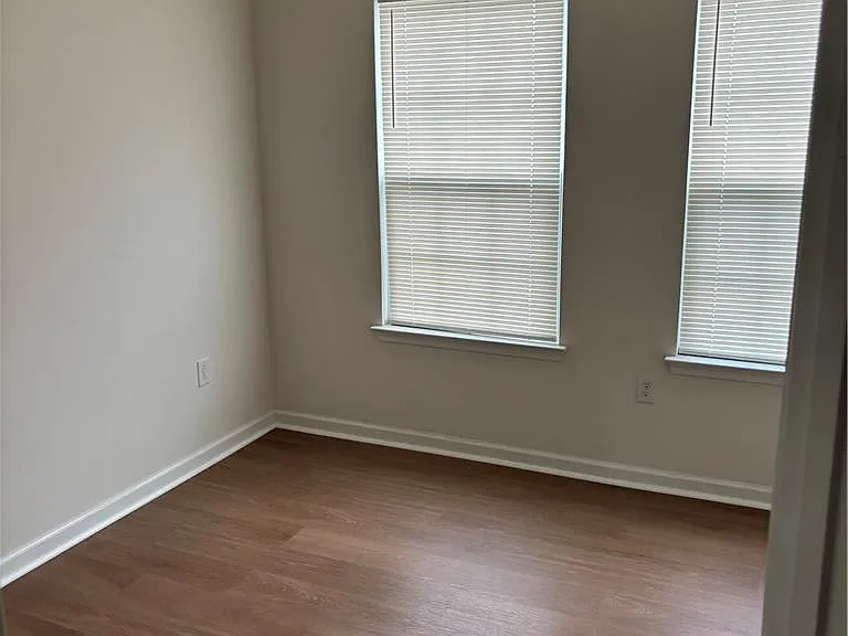 1155 Westminster Dr — Photo 8