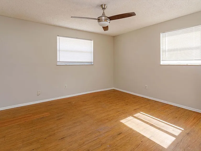 131 Langston Dr — Photo 10