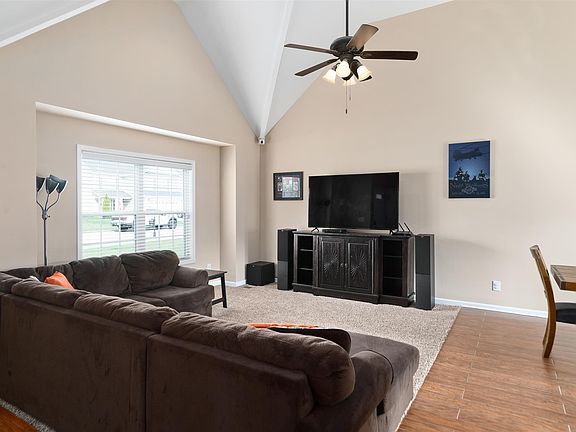 3rd image of 3739 Gray Fox Dr