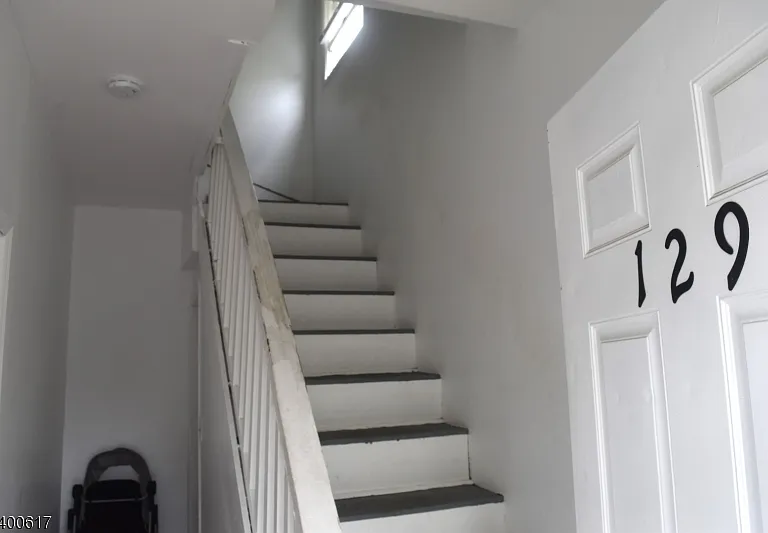 129 Central Pl #2 — Photo 4