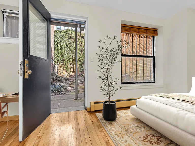 21 W 123rd St #GARDEN — Photo 3