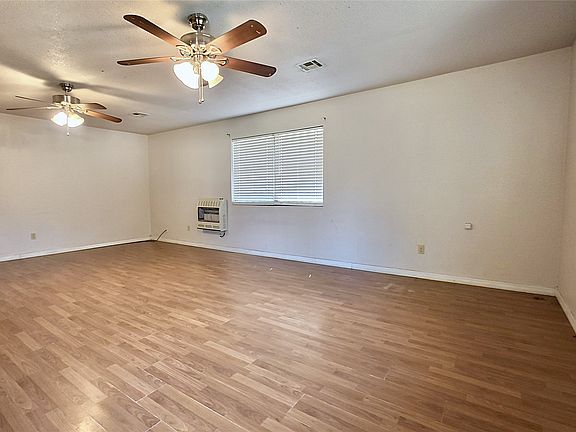 5th image of 200 W Creek Ave