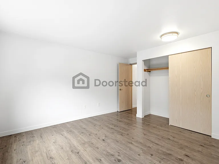601 Summit Ave E #203 — Photo 5
