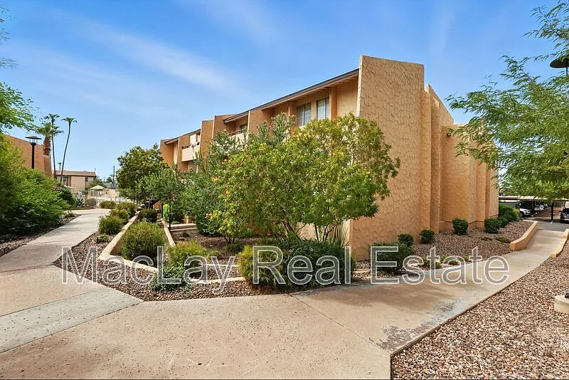 3 bed, 2.0 bath, 1132 sqft, $1,695 — Photo 2