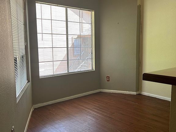 4th image of 1698 W Park Wood Ln