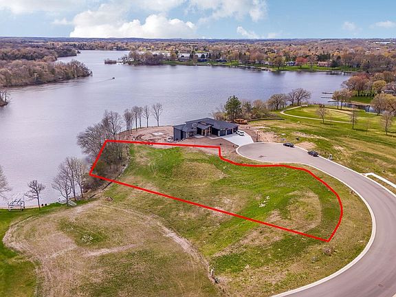 2nd image of 807 Krays Lake Rd