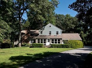 10 Sunset Ter, Red Hook, NY 12571