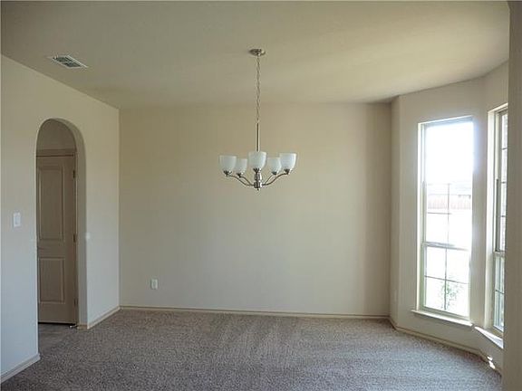 4th image of 1018 Wellington Dr