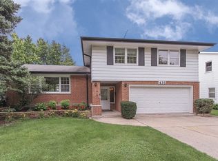 435 S Oak Glen Dr, Bartlett, IL 60103