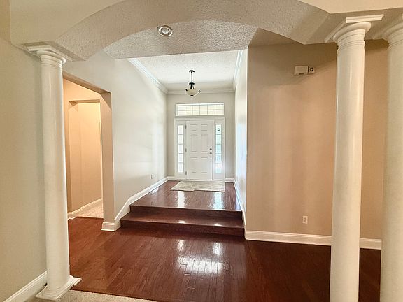 3rd image of 1304 Chelsey Cir