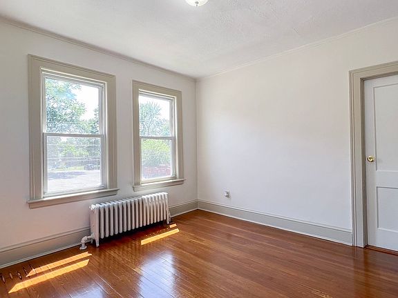3rd image of 46 Grace St APT B1