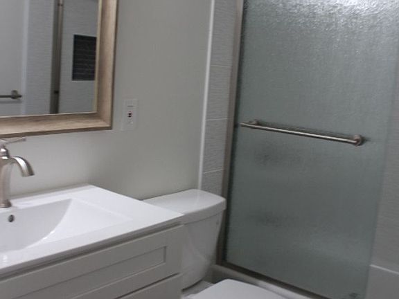 5th image of 424 Richmond Dr #10