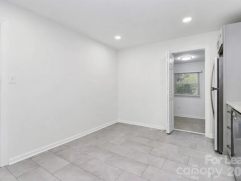 405 Pine St — Photo 9