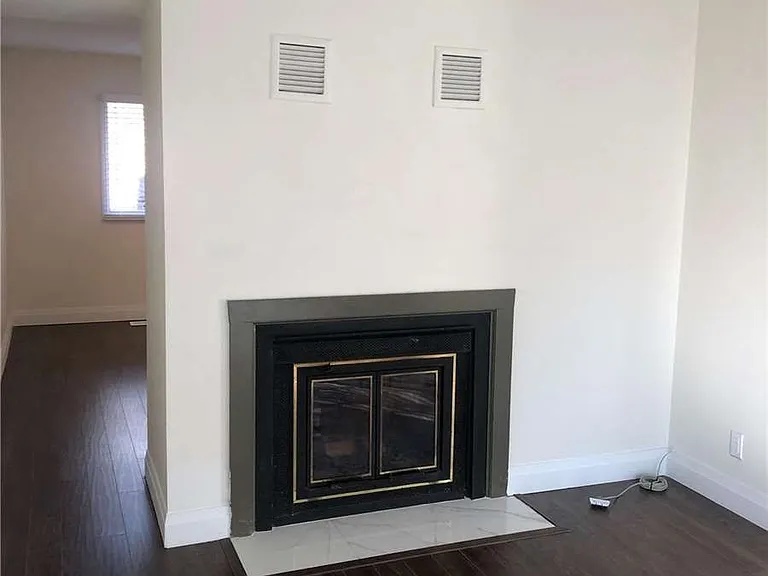 2295 Marine Dr #8 — Photo 12