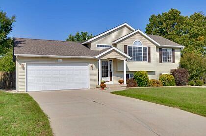 1st image of 742 Sunset Hills Dr