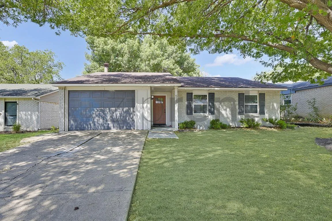 3 bed, 1292 sqft, $2,000 — Photo 1