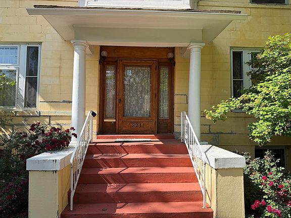 3rd image of 321 W 18th St
