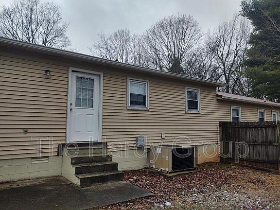 4th image of 802A N Vine St